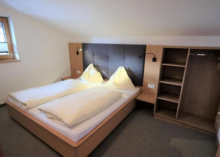 Πανσιόν Haus Weitgasser 3*